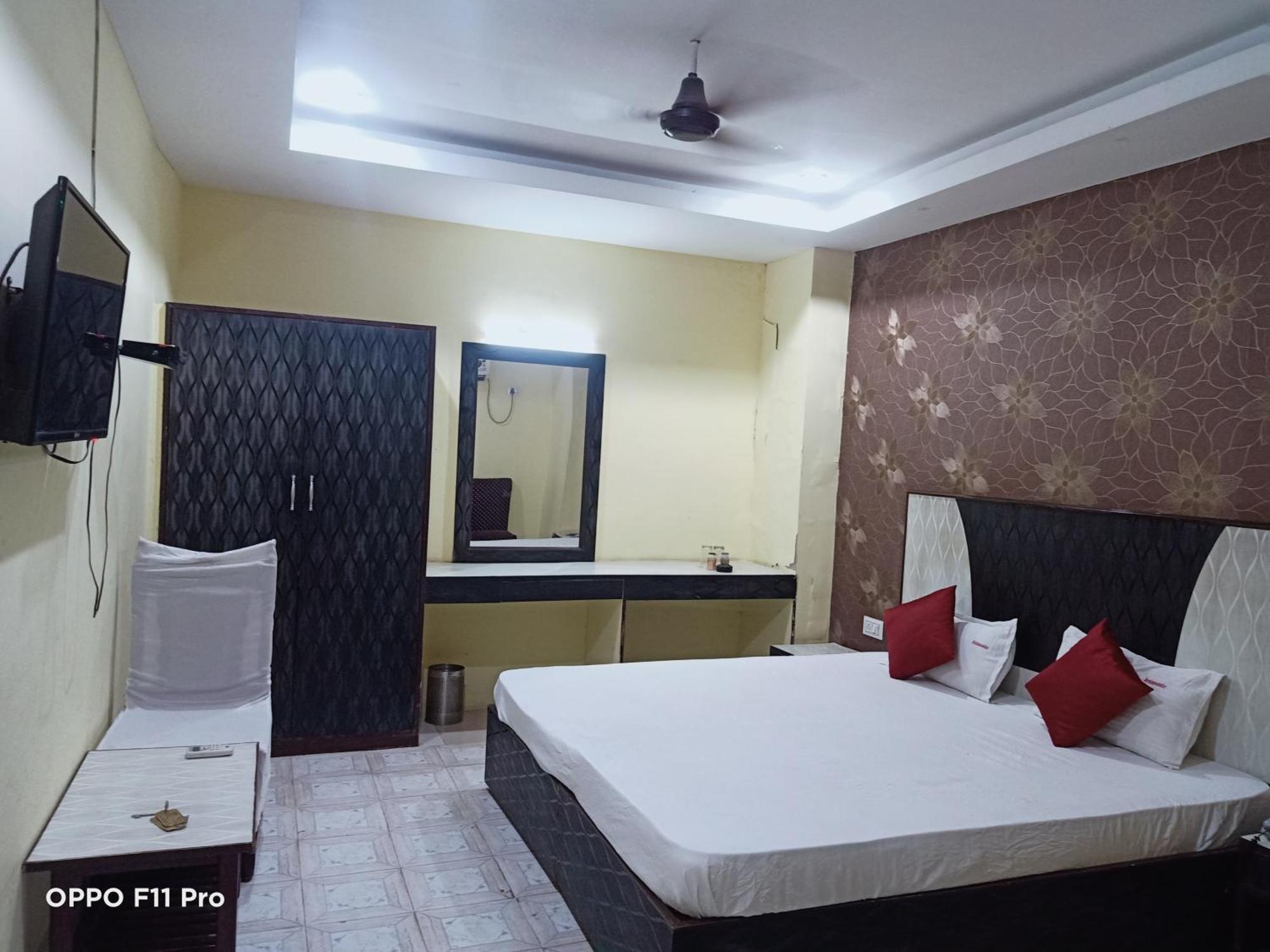 Hotel Ambassador Inn Gwalior Exterior photo