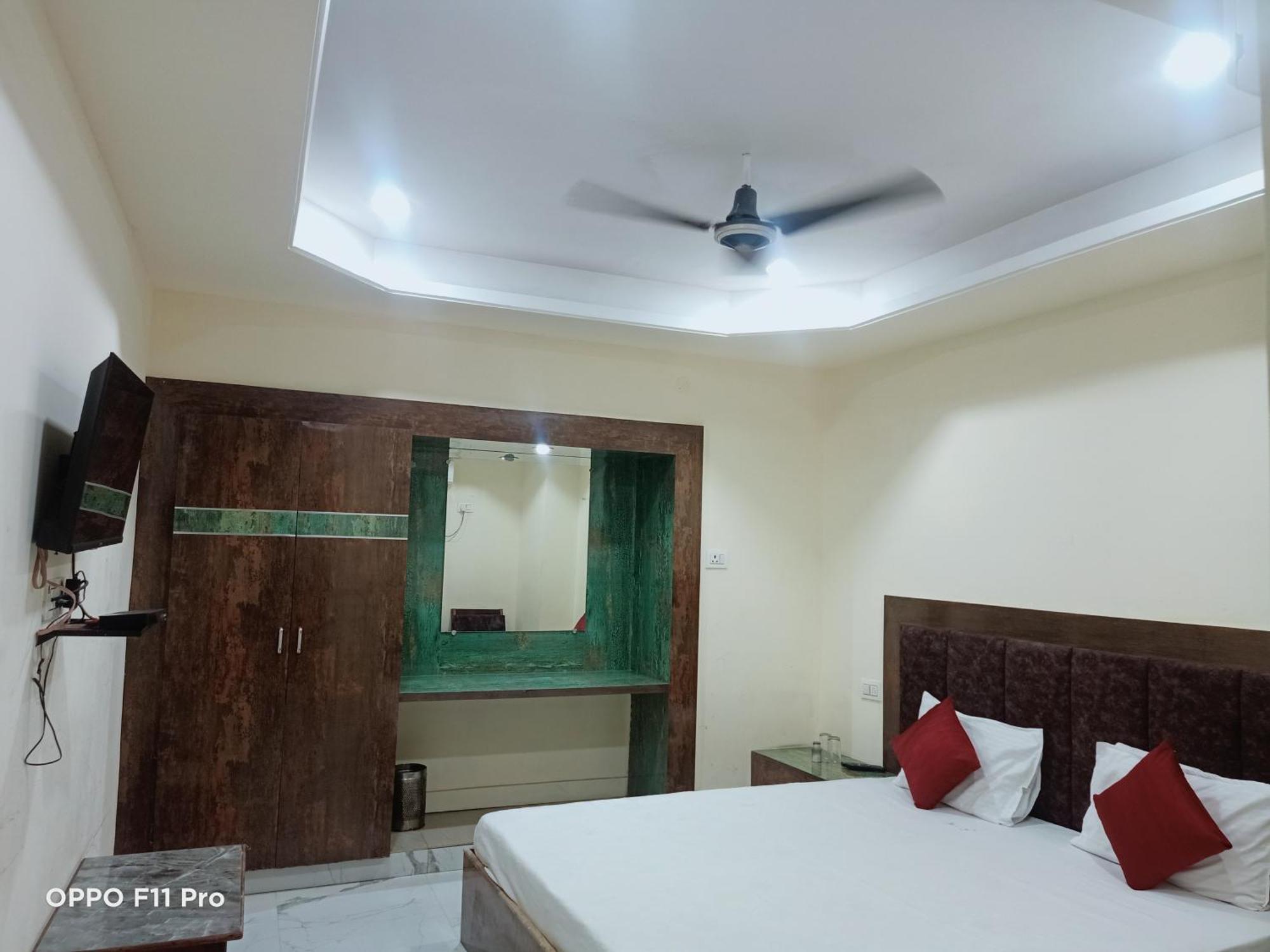 Hotel Ambassador Inn Gwalior Exterior photo