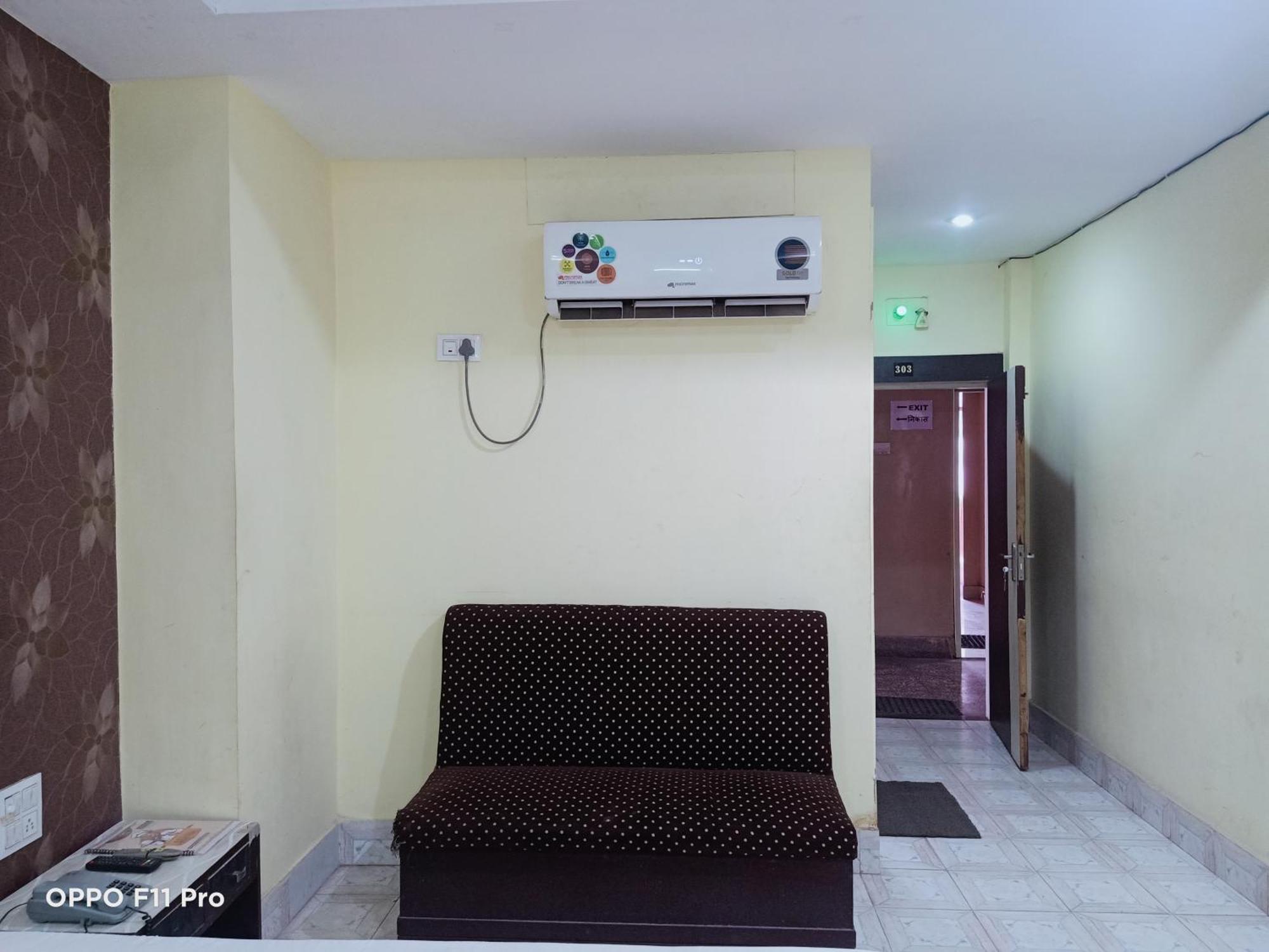 Hotel Ambassador Inn Gwalior Exterior photo