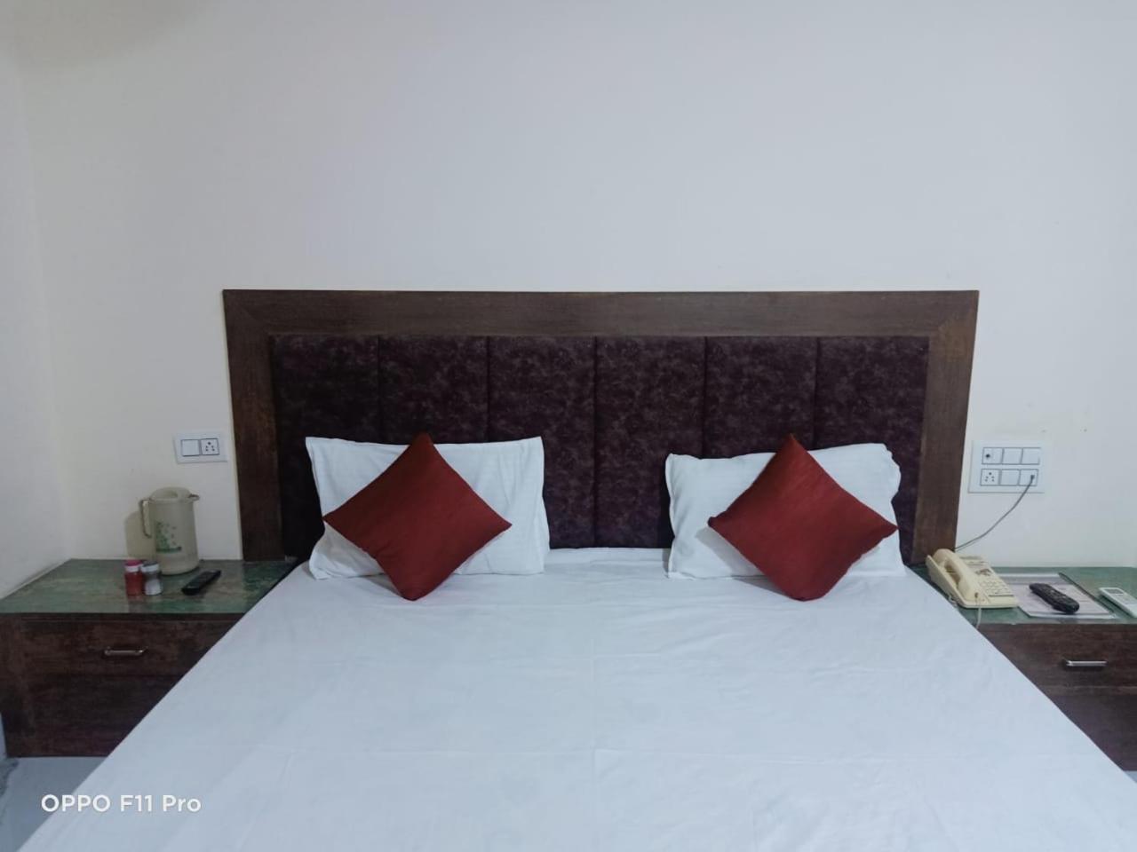 Hotel Ambassador Inn Gwalior Exterior photo